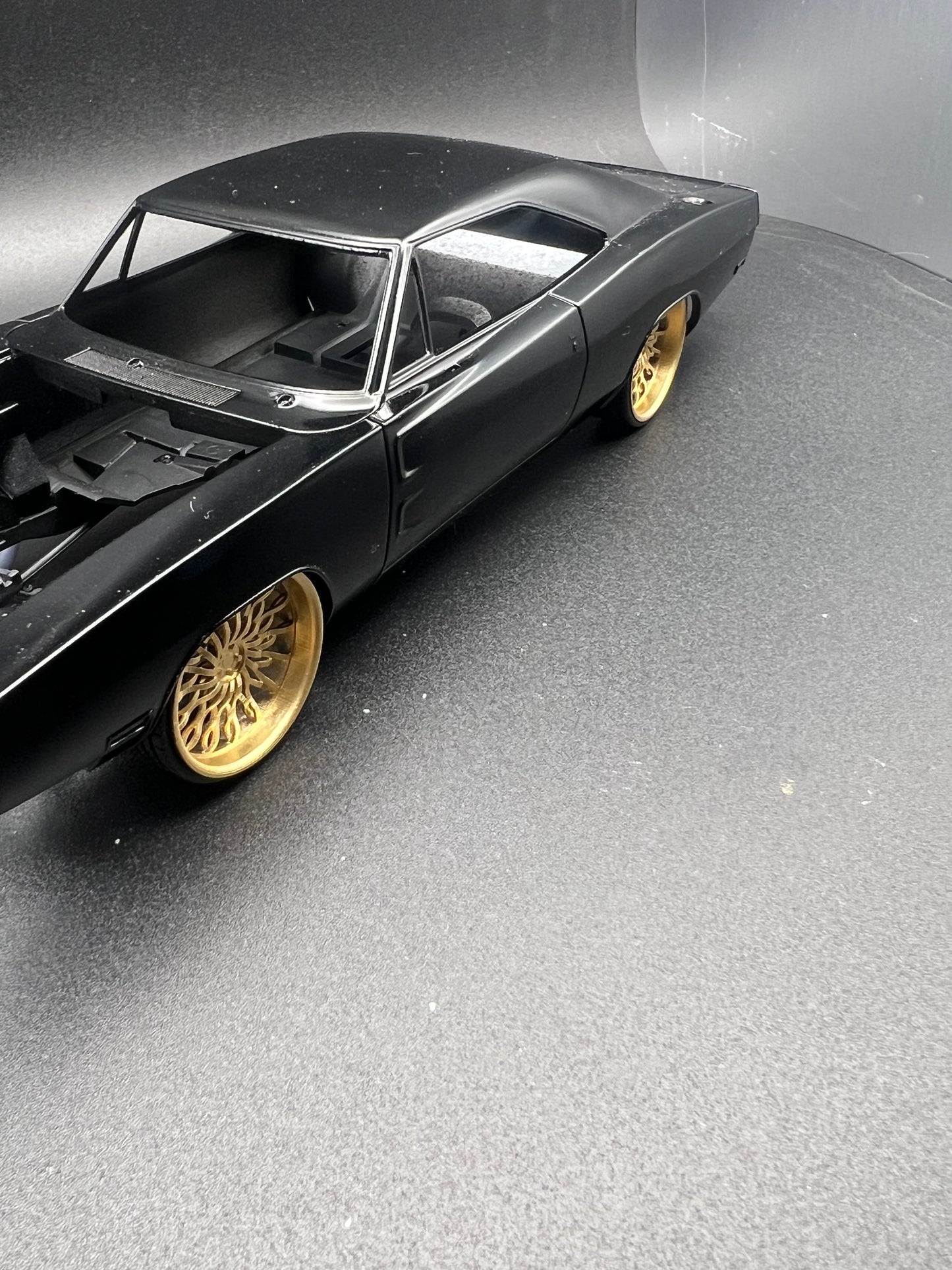 1:25 Scale Resin 26 Inch Model Car Wheel Set