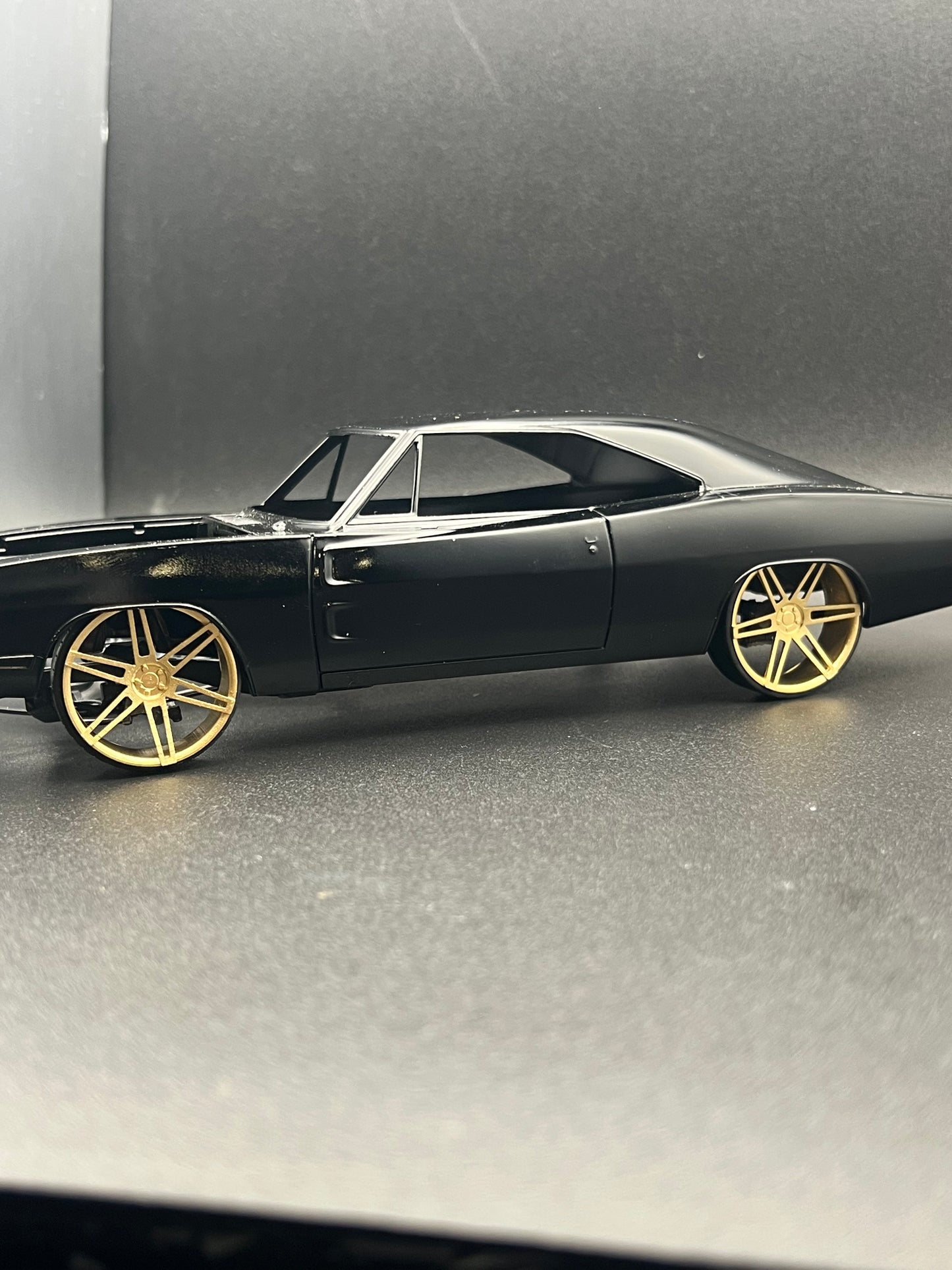 1:25 Scale Resin 26 Inch Model Car Wheel Set