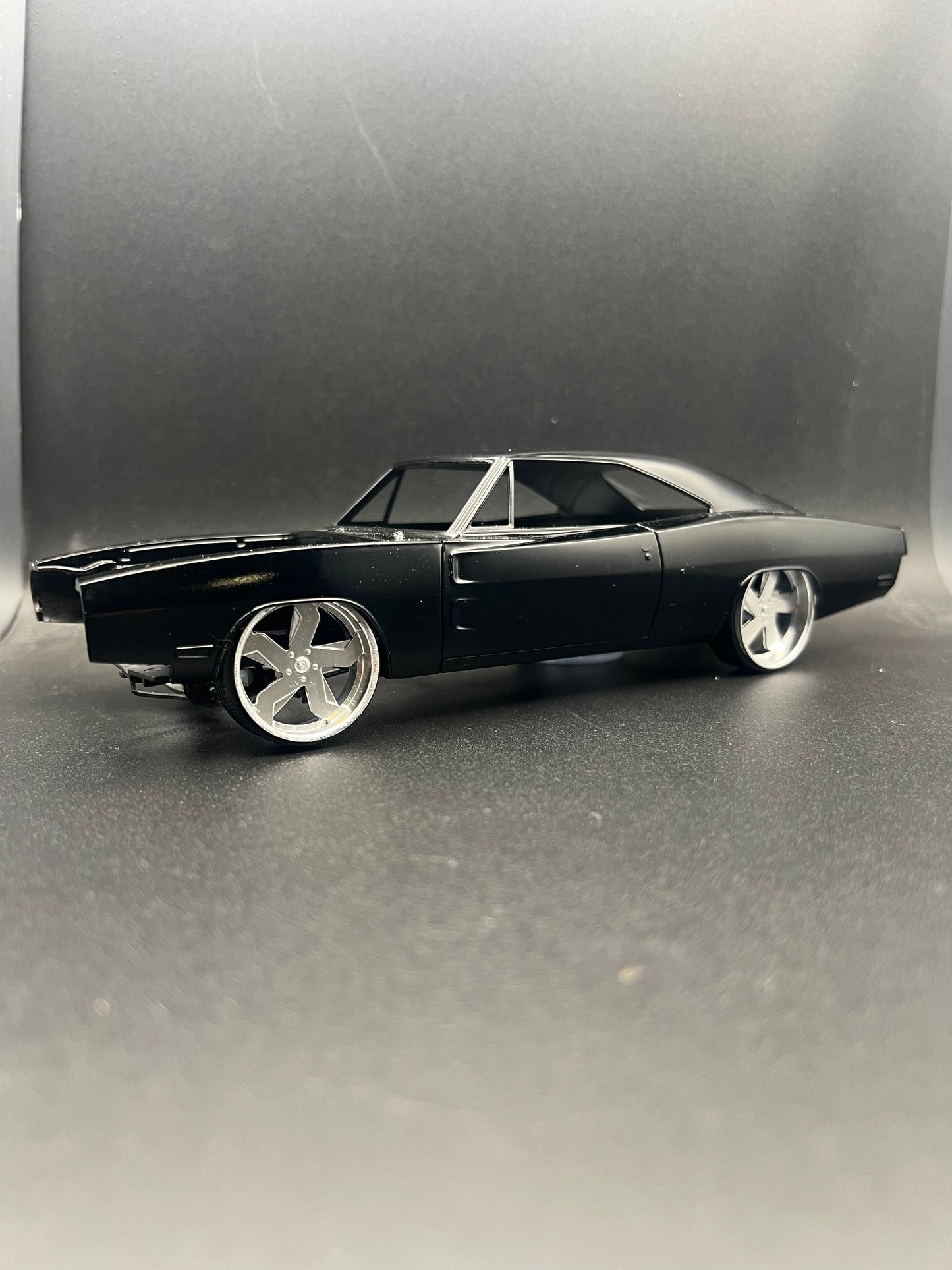 1:25 Scale Resin 26 Inch Model Car Wheel Set