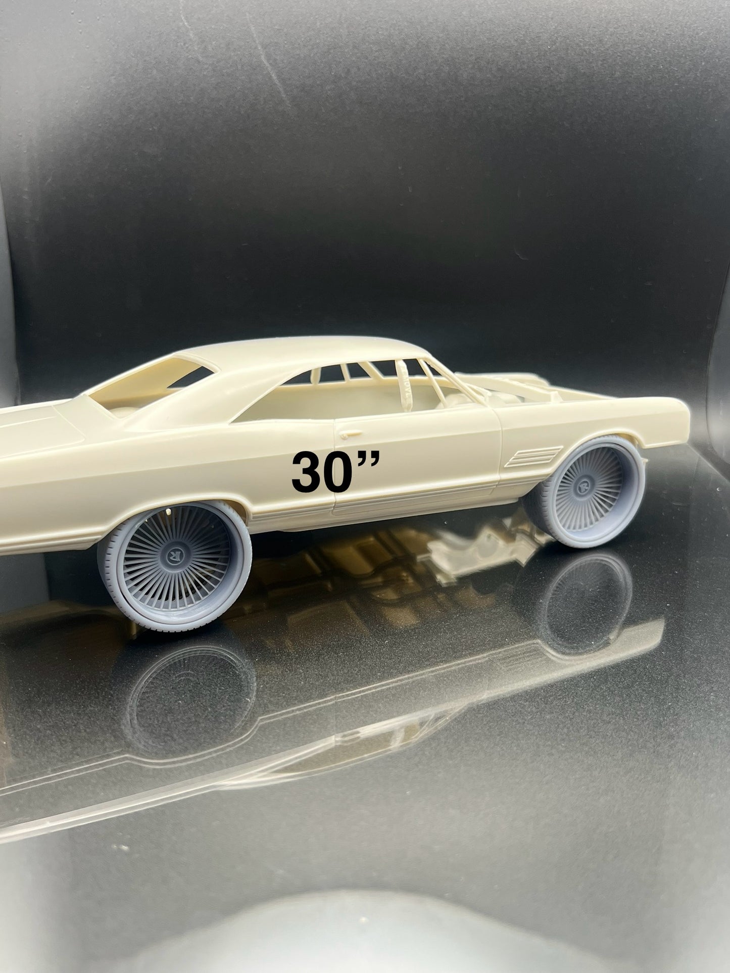 1:24 Scale Rucci Style Wheel Set