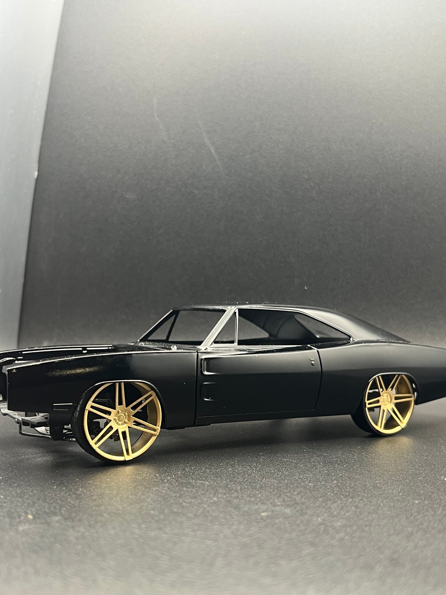 1:25 Scale Resin 26 Inch Model Car Wheel Set