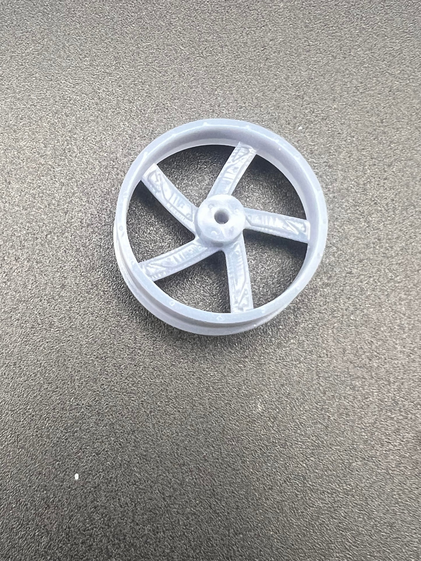 1:25 Scale Resin 26 Inch Model Car Wheel Set