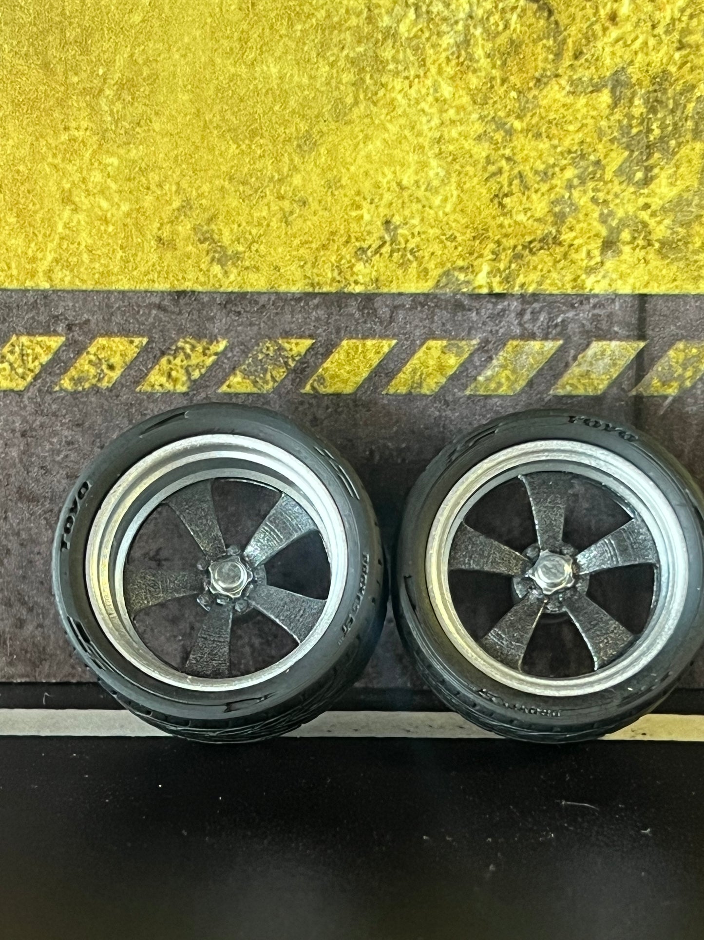 1/24 Scale American Racing Vintage Style Wheel Set for Scale Modeling