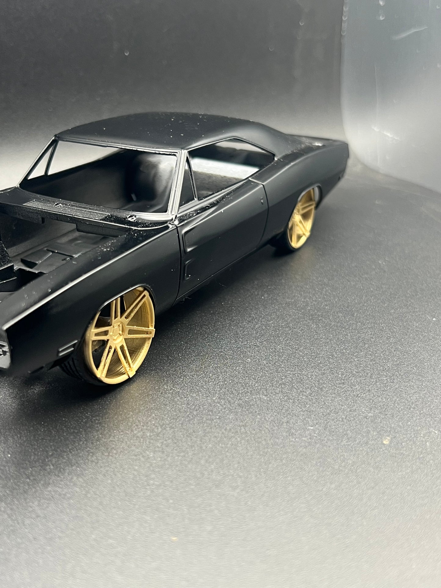 1:25 Scale Resin 26 Inch Model Car Wheel Set