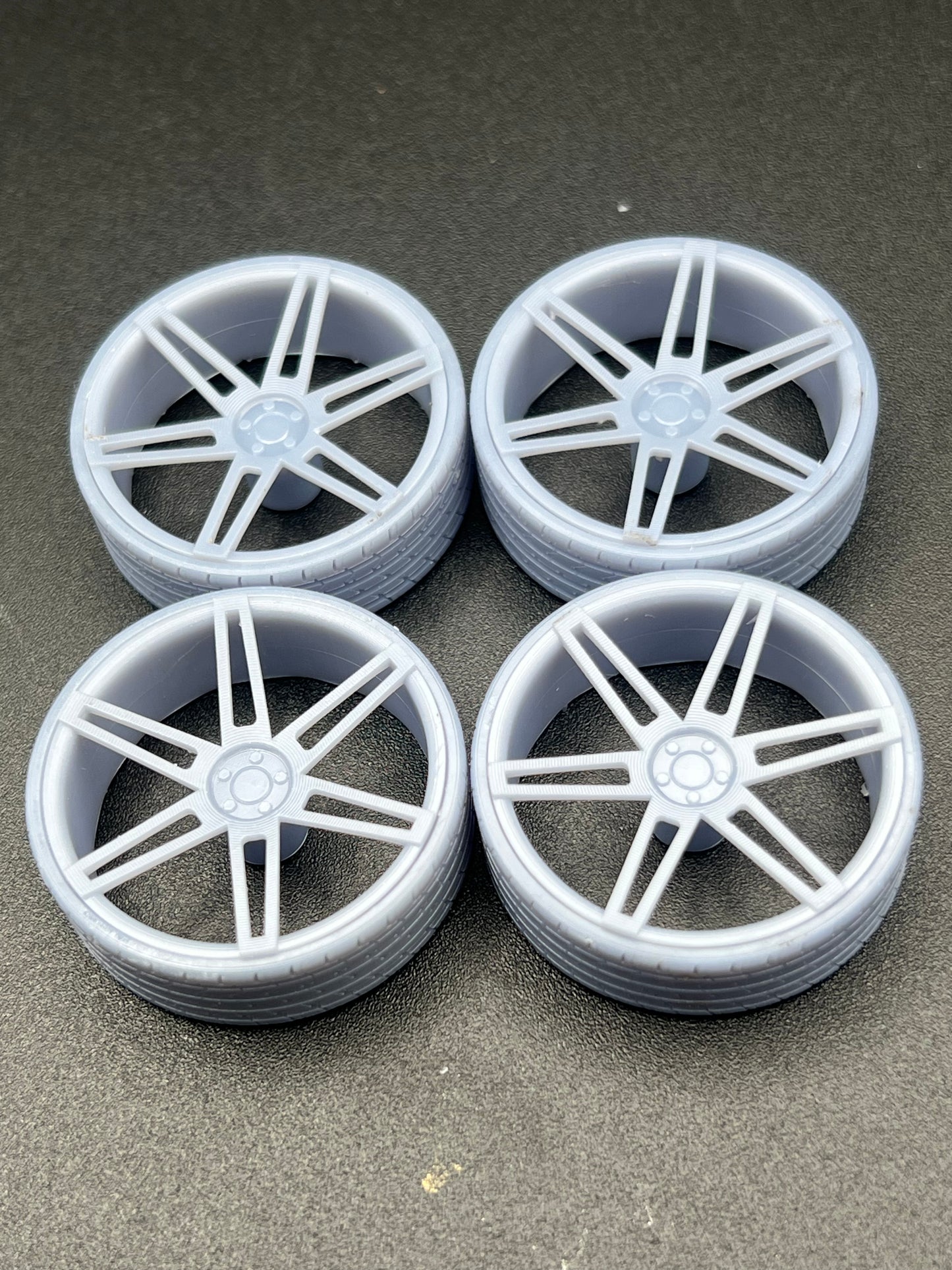 1:25 Scale Resin 26 Inch Model Car Wheel Set