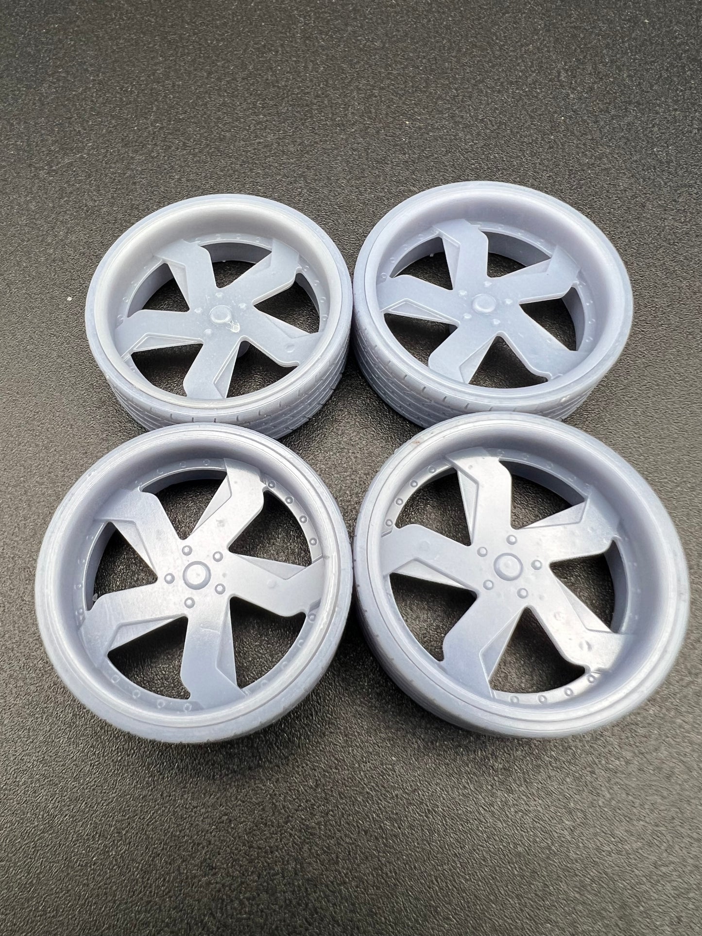 1:25 Scale Resin 26 Inch Model Car Wheel Set