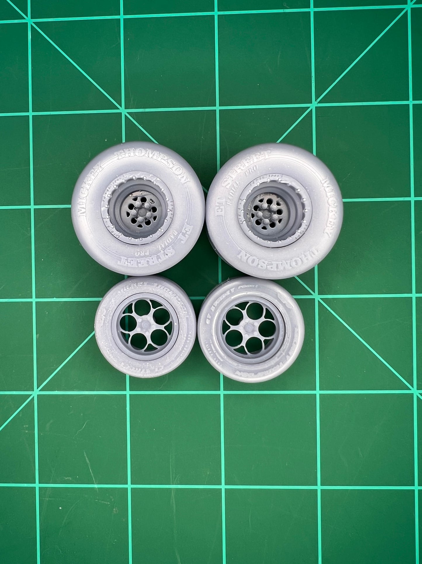 1/24 Drag Racing Wheels & Tires – Weld Magnum Front / Alpha One Rear MT Tires
