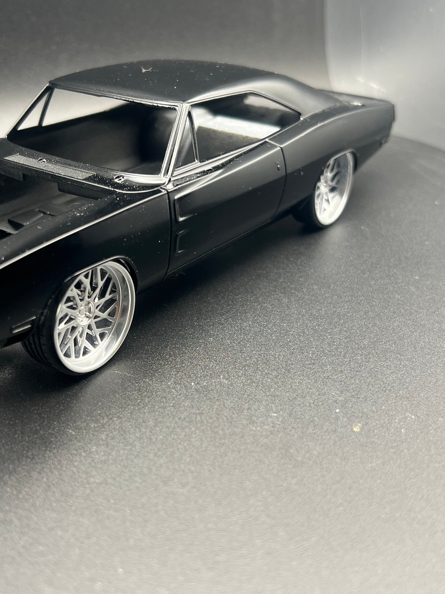 1:25 Scale Resin 26 Inch Model Car Wheel Set