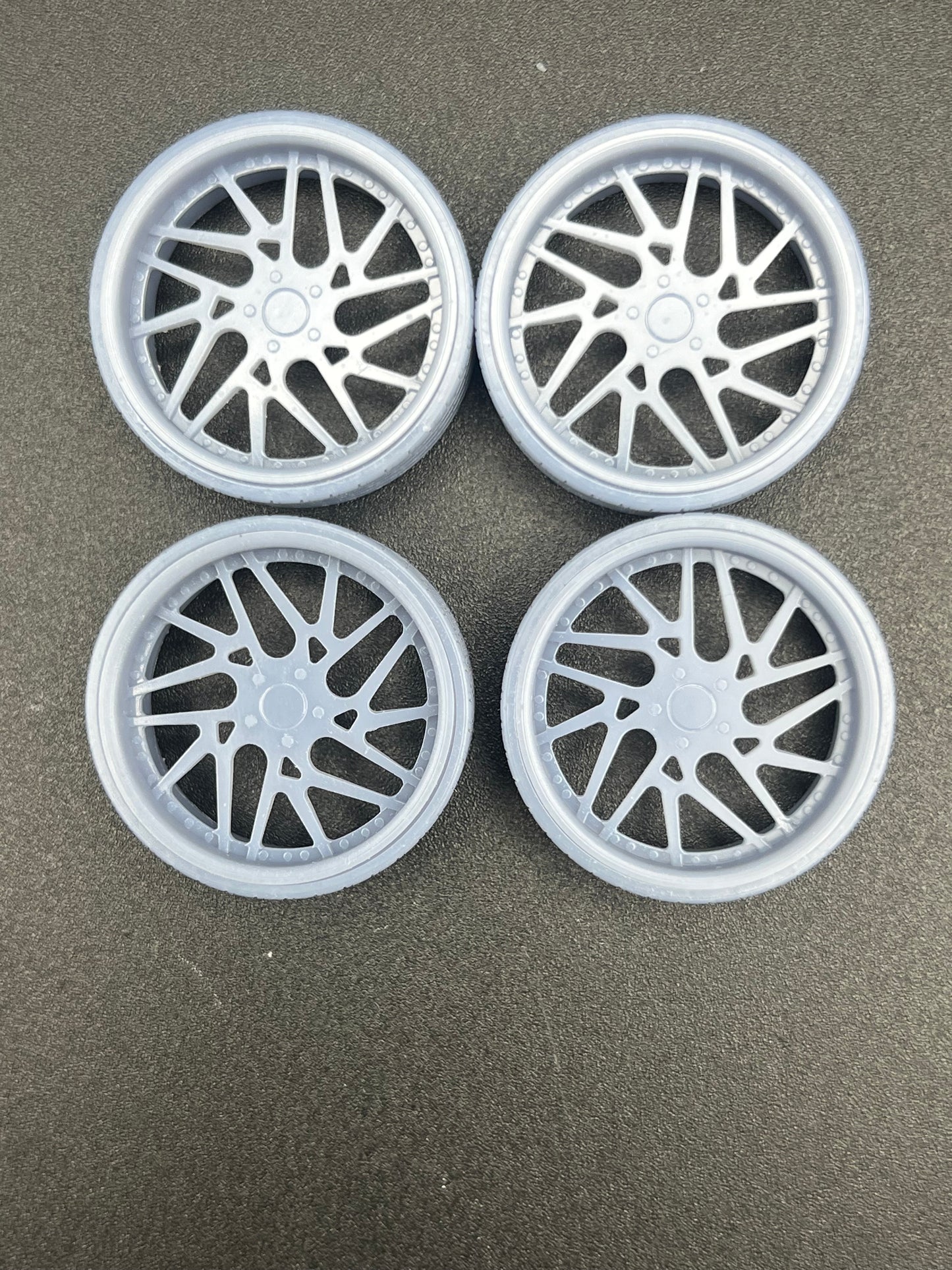 1:25 Scale Resin 26 Inch Model Car Wheel Set