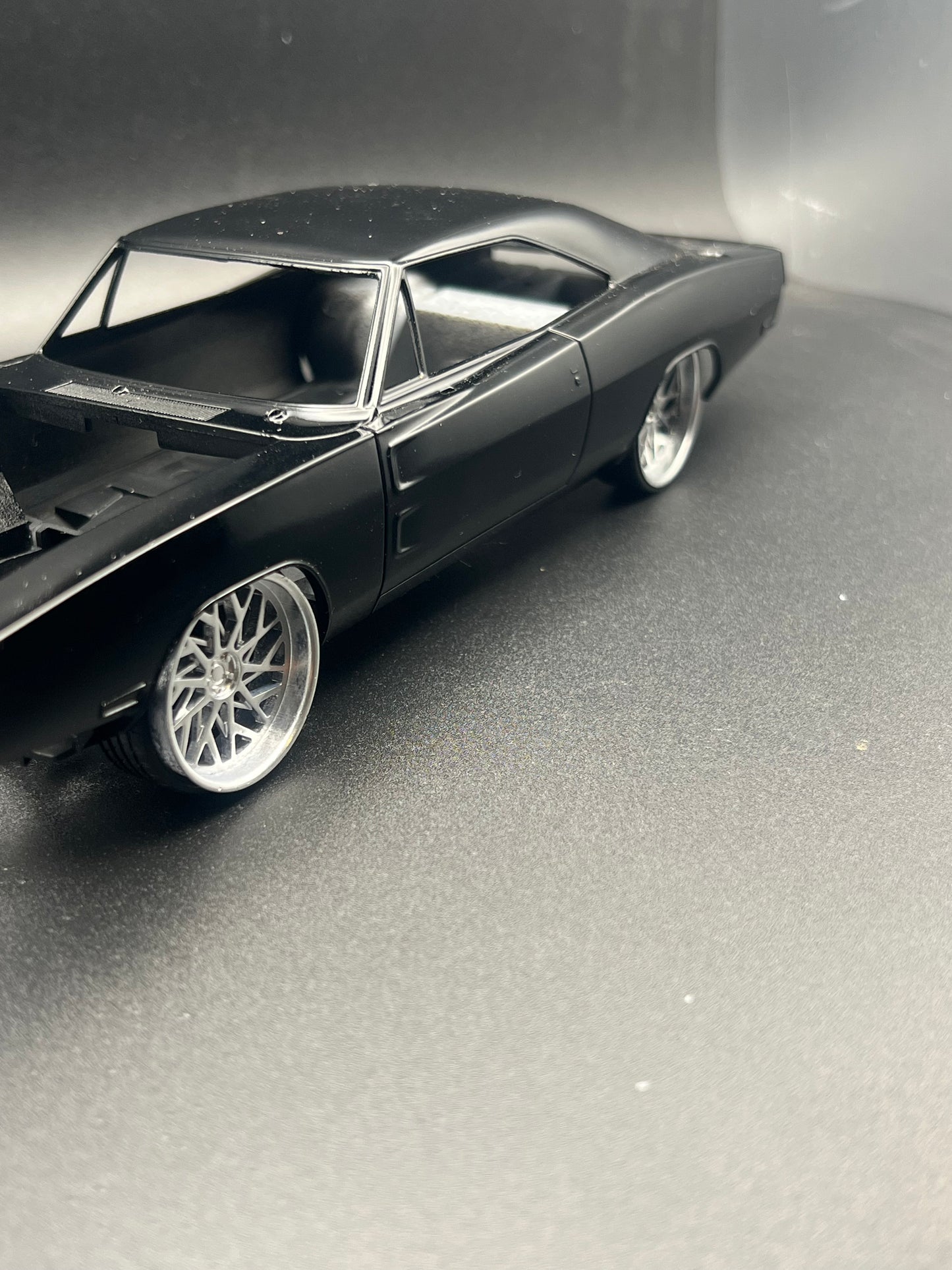 1:25 Scale Resin 26 Inch Model Car Wheel Set