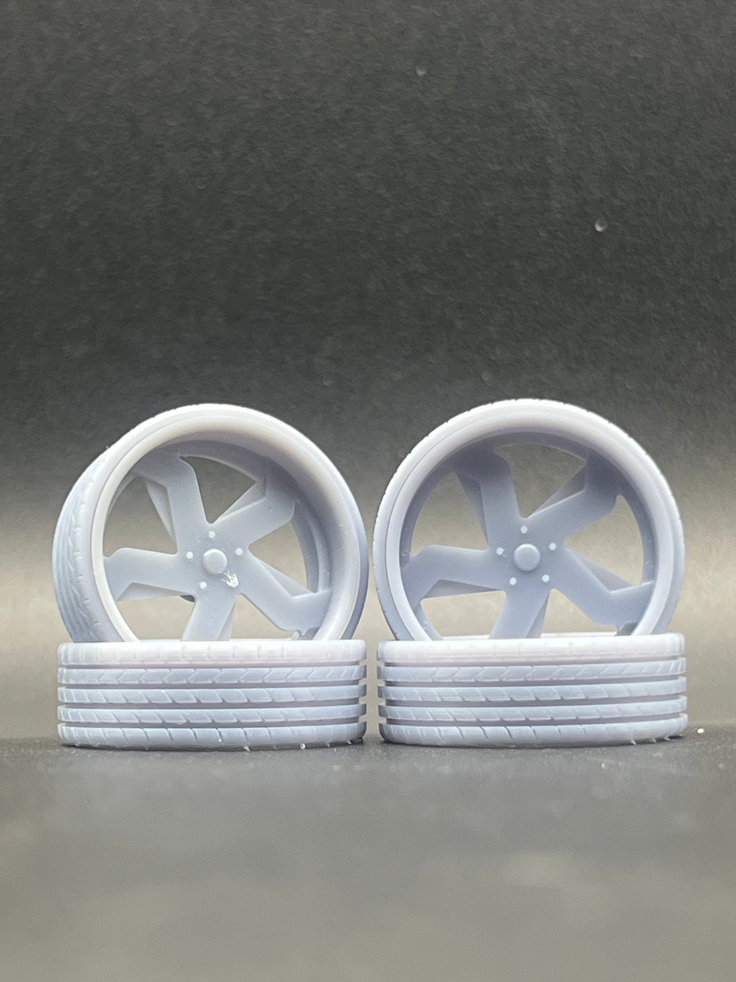 1:25 Scale Resin 26 Inch Model Car Wheel Set