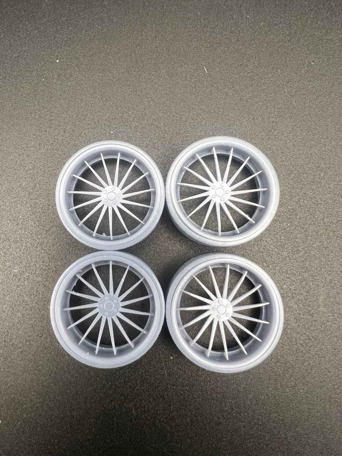 1:25 Scale Resin 26 Inch Model Car Wheel Set