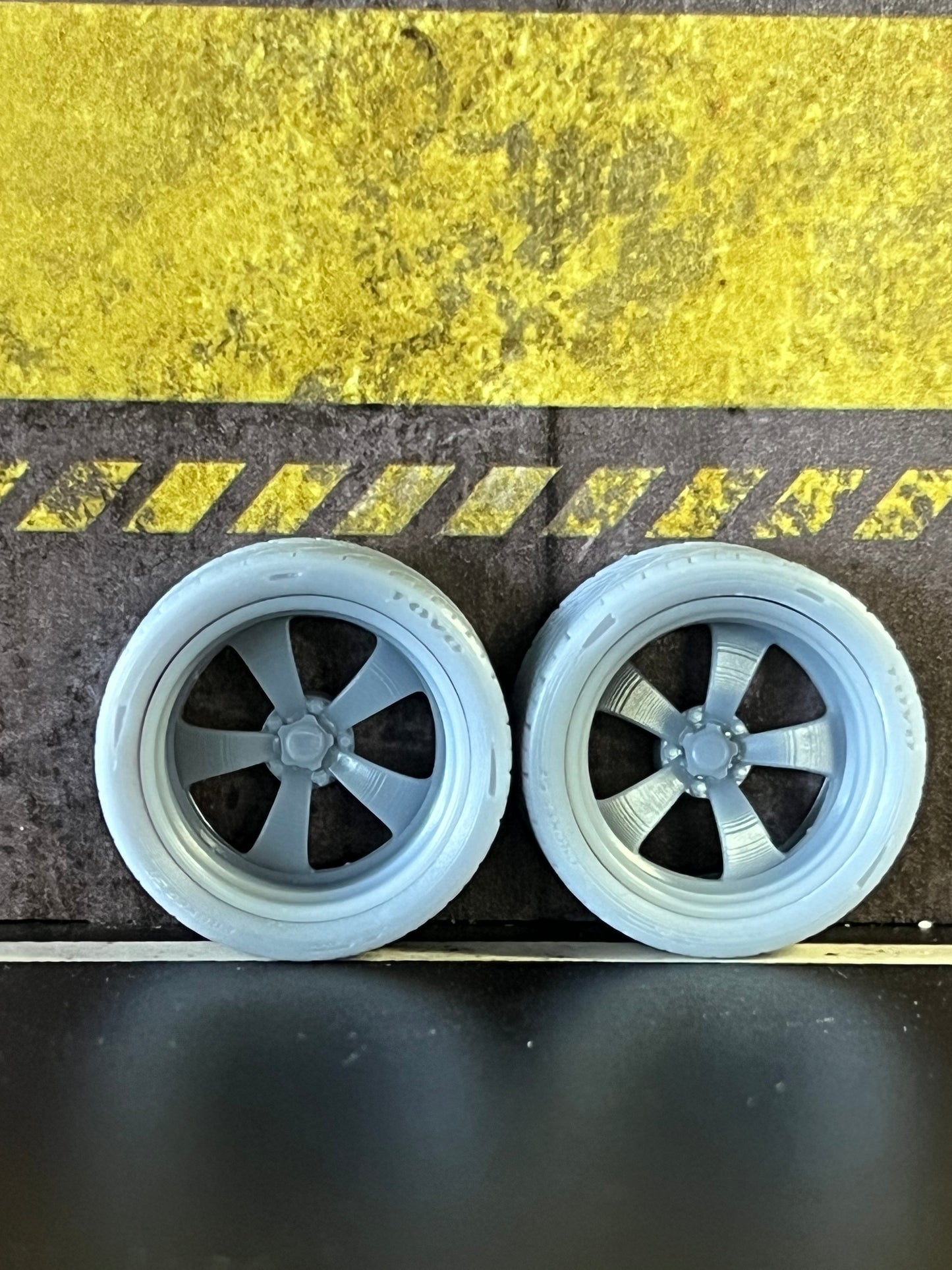 1/24 Scale American Racing Vintage Style Wheel Set for Scale Modeling
