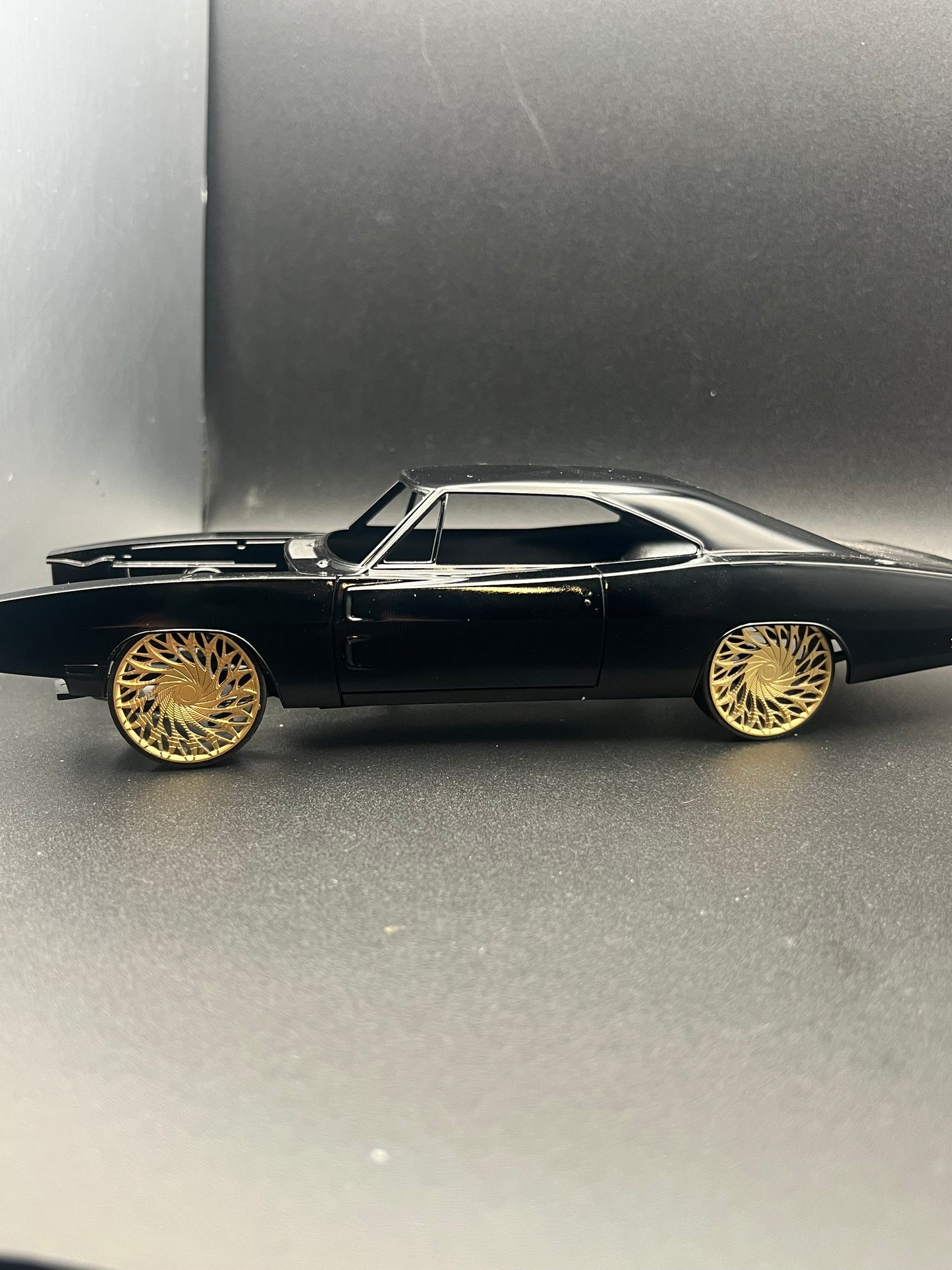 1:25 Scale Resin 26 Inch Model Car Wheel Set