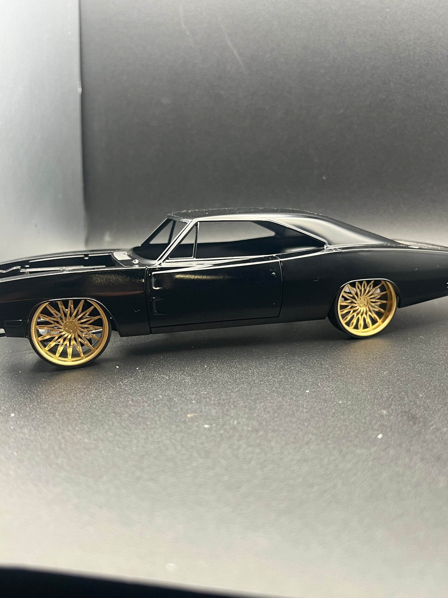 1:25 Scale Resin 26 Inch Model Car Wheel Set