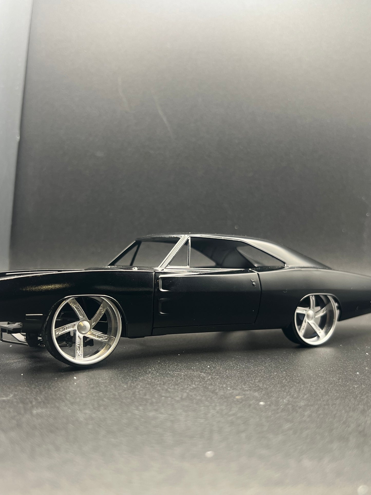 1:25 Scale Resin 26 Inch Model Car Wheel Set