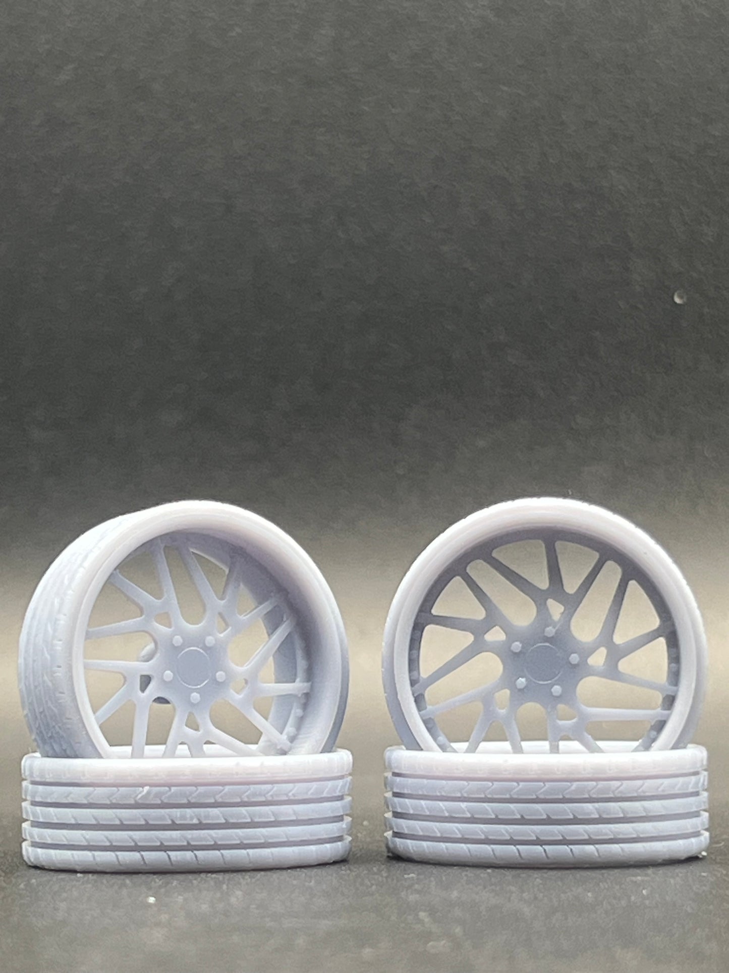 1:25 Scale Resin 26 Inch Model Car Wheel Set