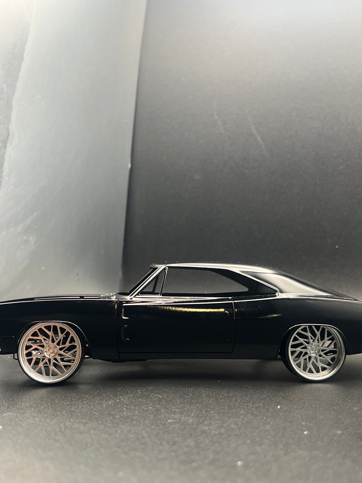 1:25 Scale Resin 26 Inch Model Car Wheel Set