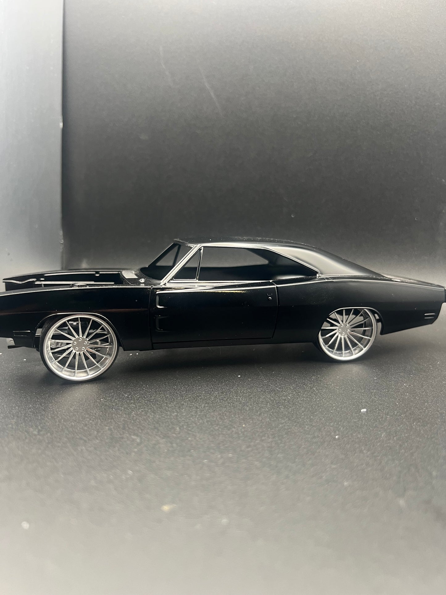 1:25 Scale Resin 26 Inch Model Car Wheel Set
