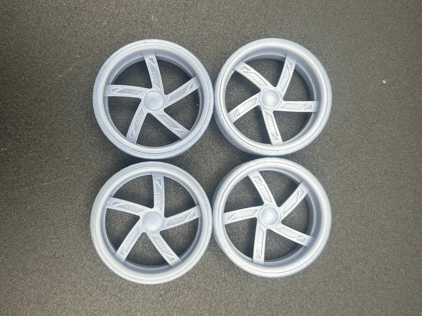 1:25 Scale Resin 26 Inch Model Car Wheel Set