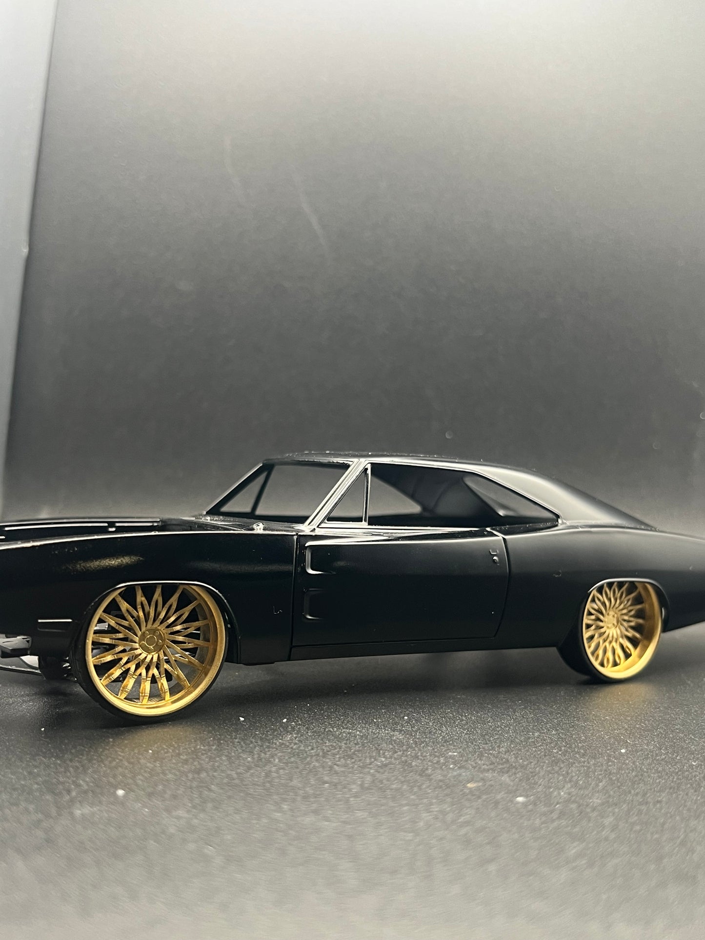 1:25 Scale Resin 26 Inch Model Car Wheel Set