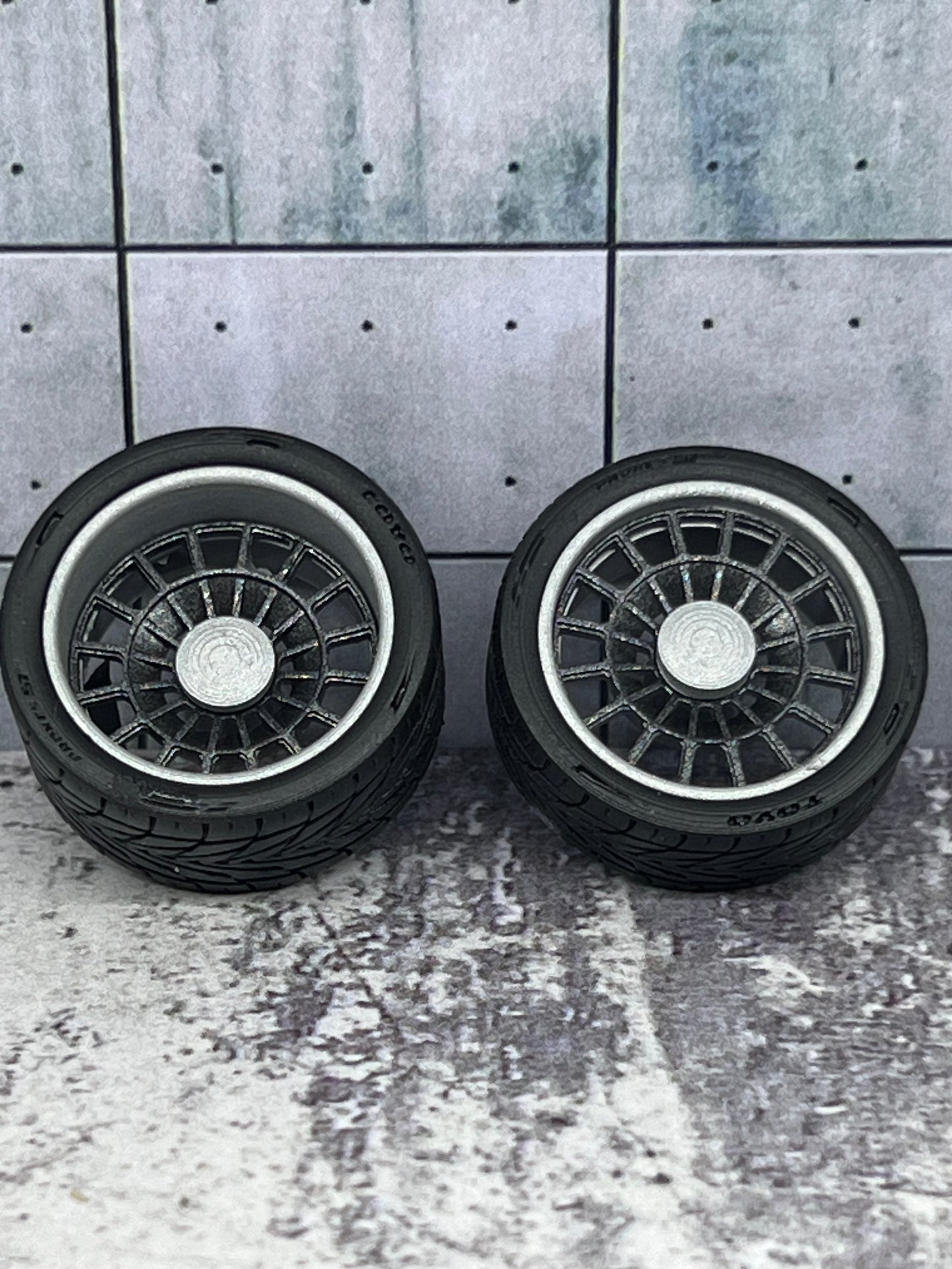 1/24 Scale Artillery Chevy Style Wheel Set