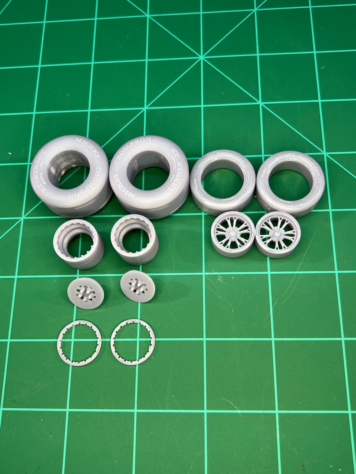 1:24 Drag Racing Wheels & Tires – Weld V Front / Alpha One Rear M/T Tires